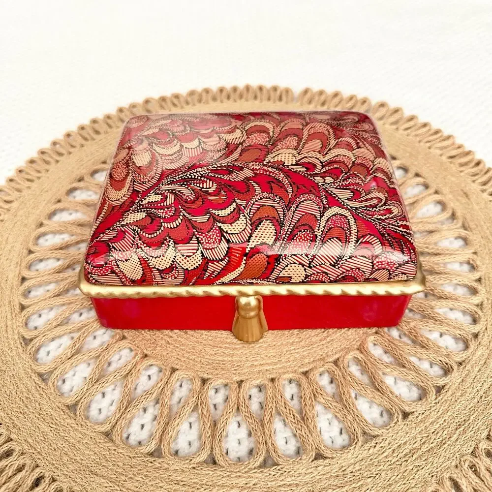 Elizabeth Arden Red Ceramic Plumberry Spice NOS Trinket Box Soaps Beads Set